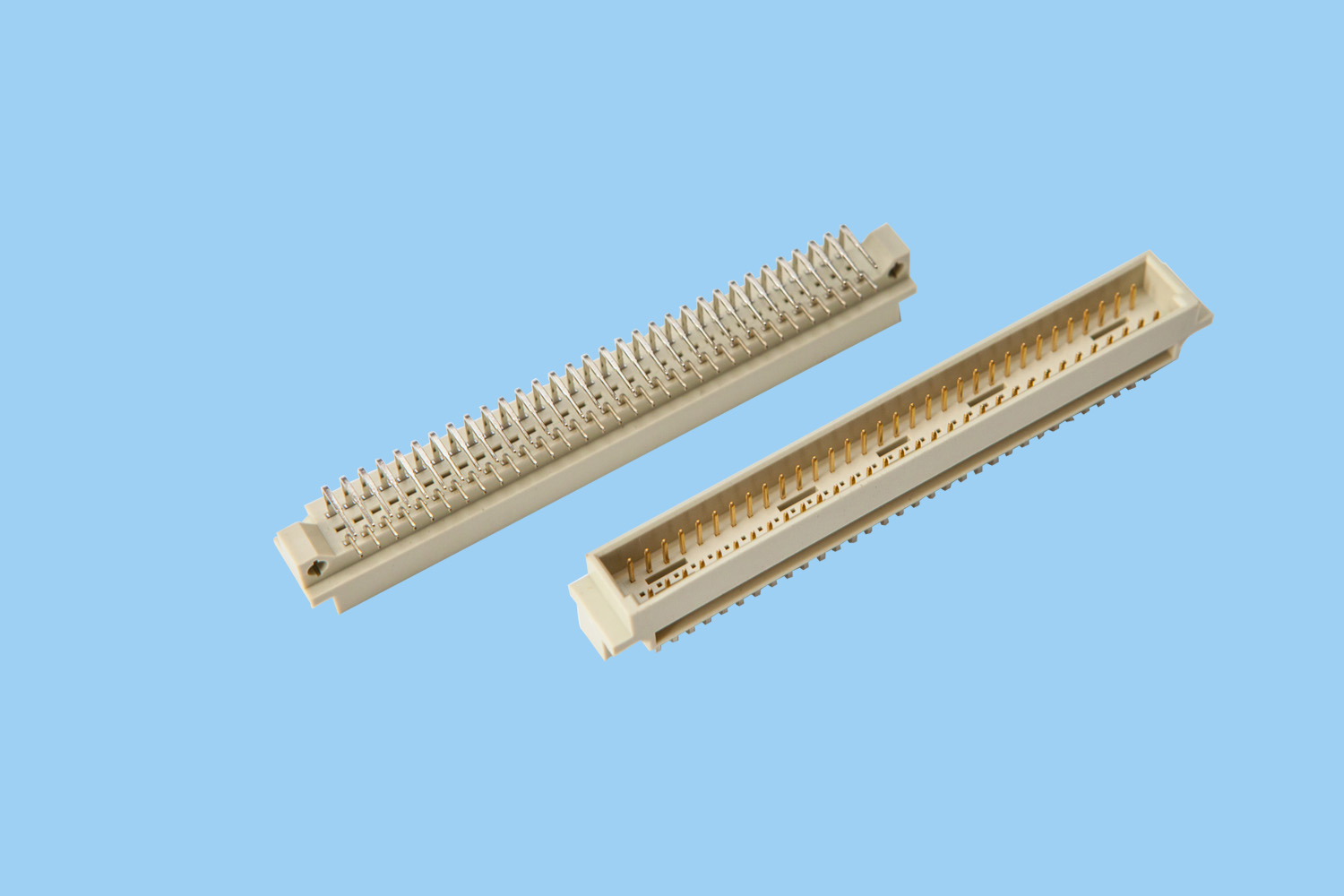 QC9002R3264MR(欧式插座2排公弯)