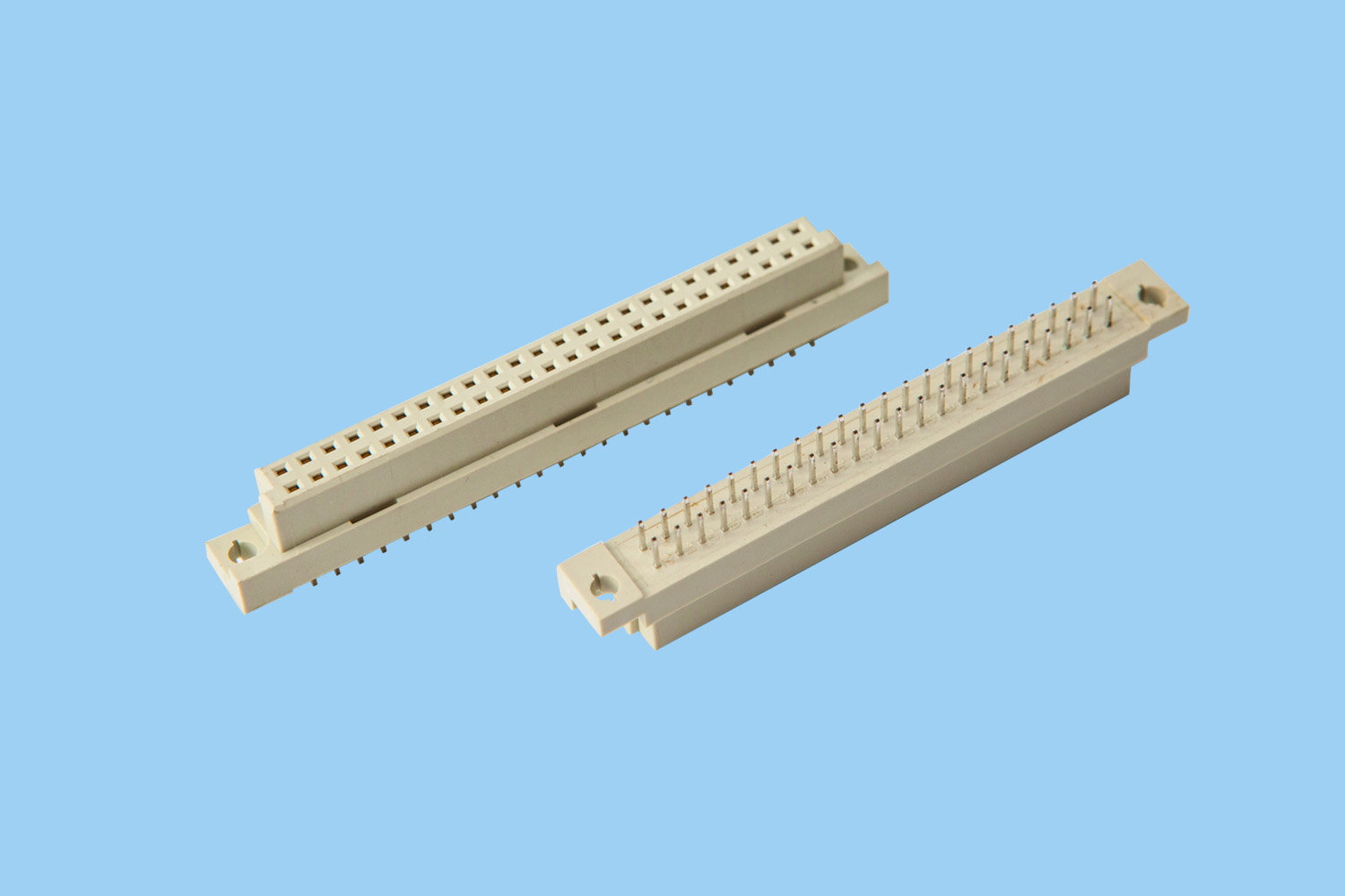 QC9248FS(欧式插座2排母直)