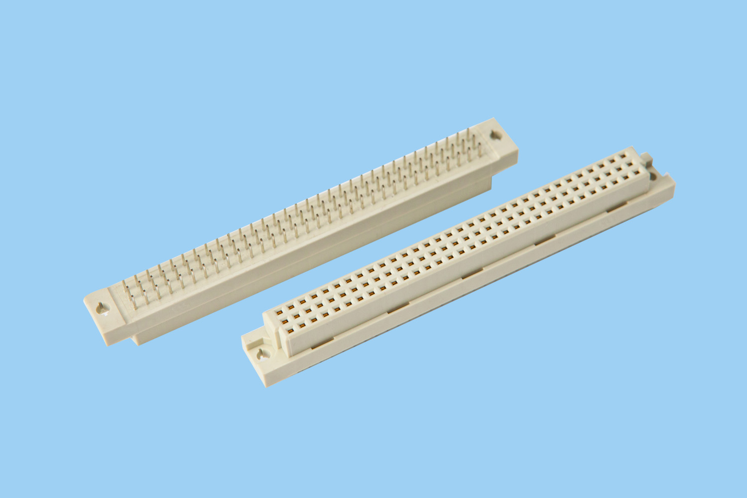QC9396FS(欧式插座3排母直)